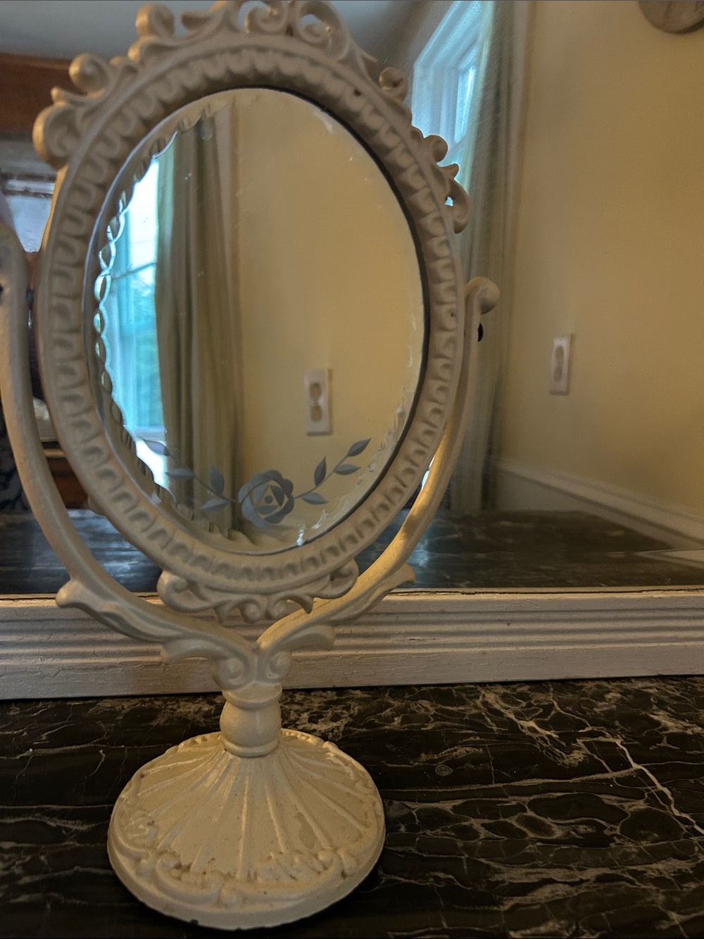 Vintage-Style White Decorative Vanity Mirror - Elegant Oval Table Mirror